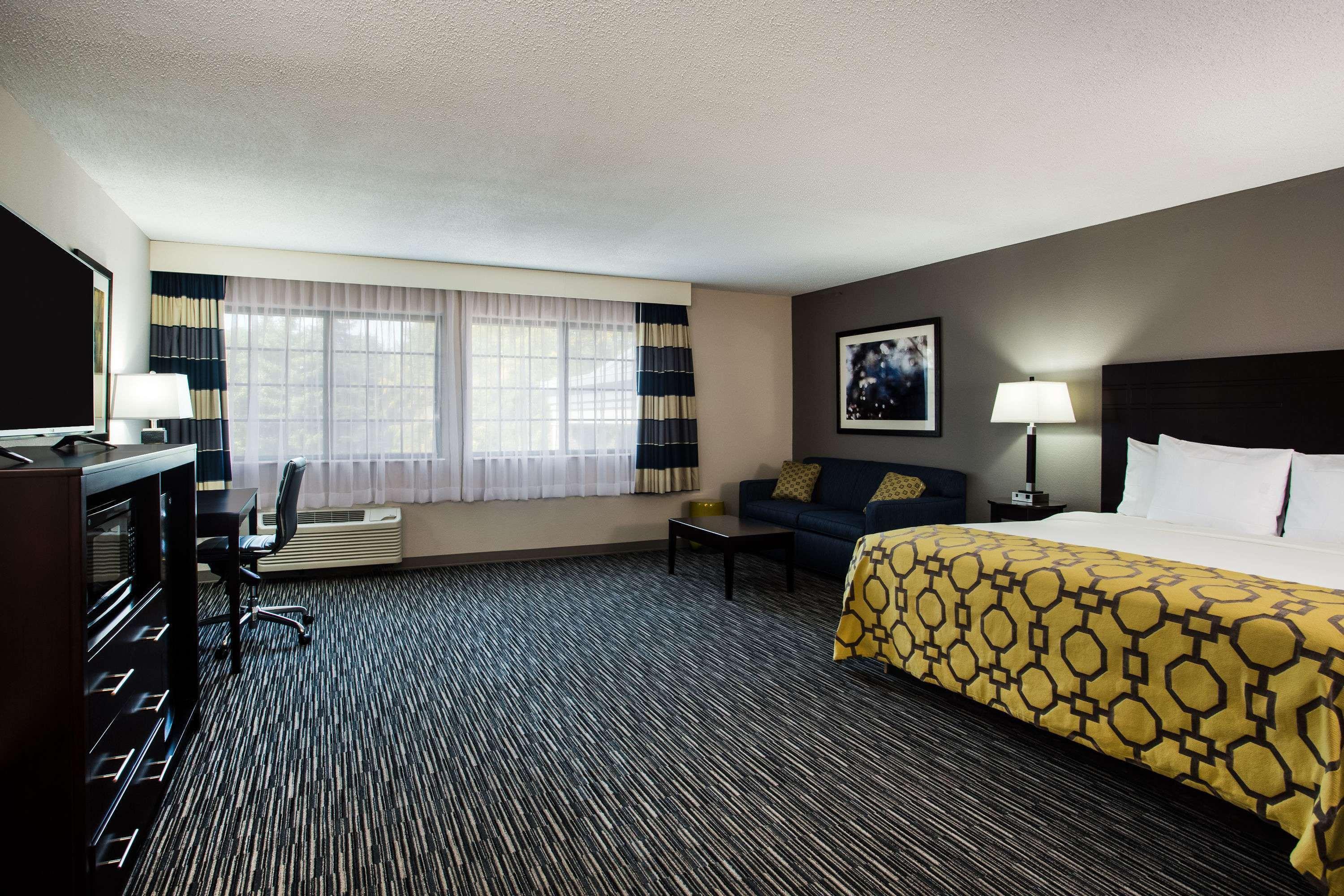 Baymont By Wyndham Madison West/Middleton Wi West Hotel Bagian luar foto