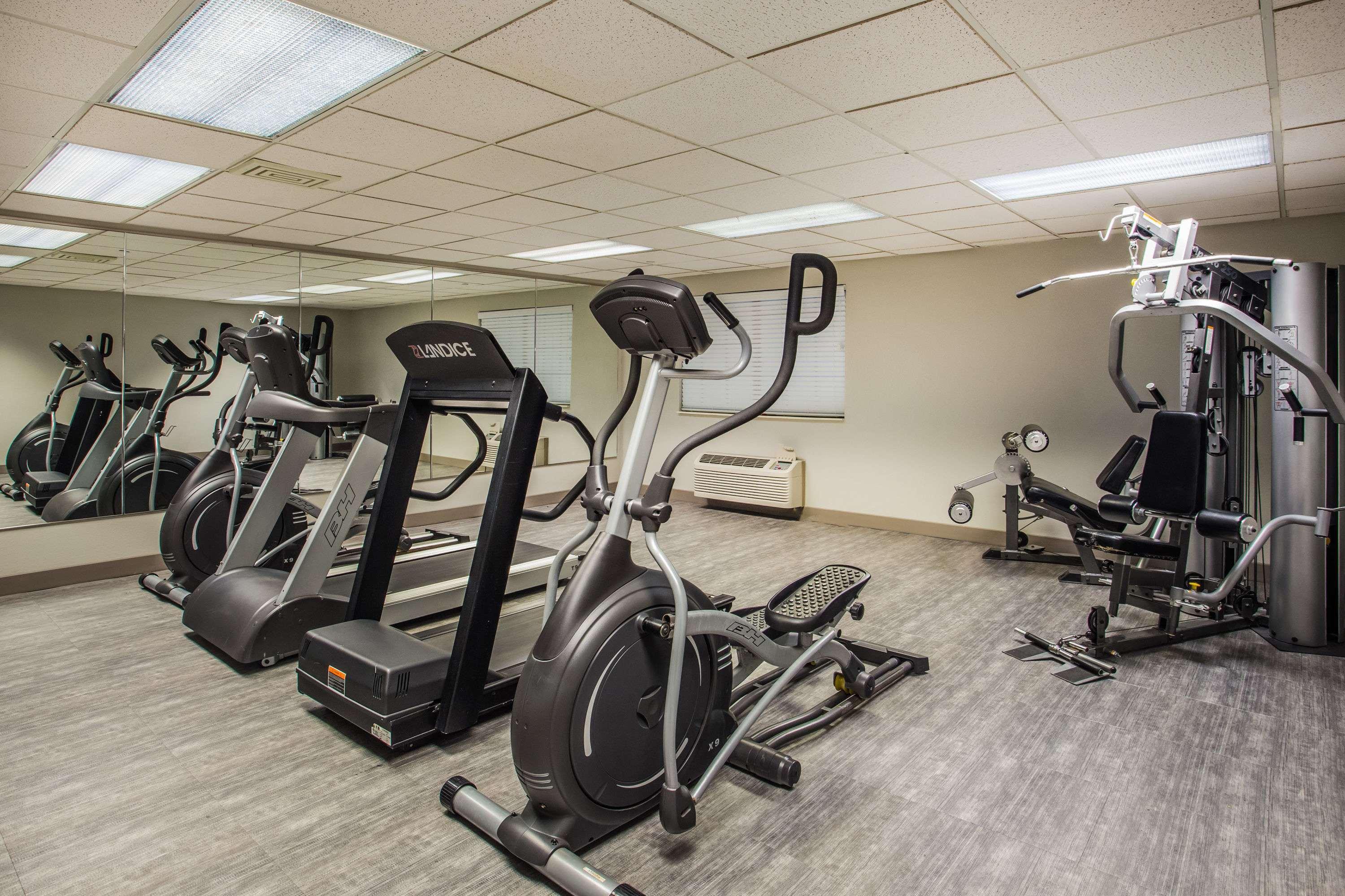 Baymont By Wyndham Madison West/Middleton Wi West Hotel Bagian luar foto