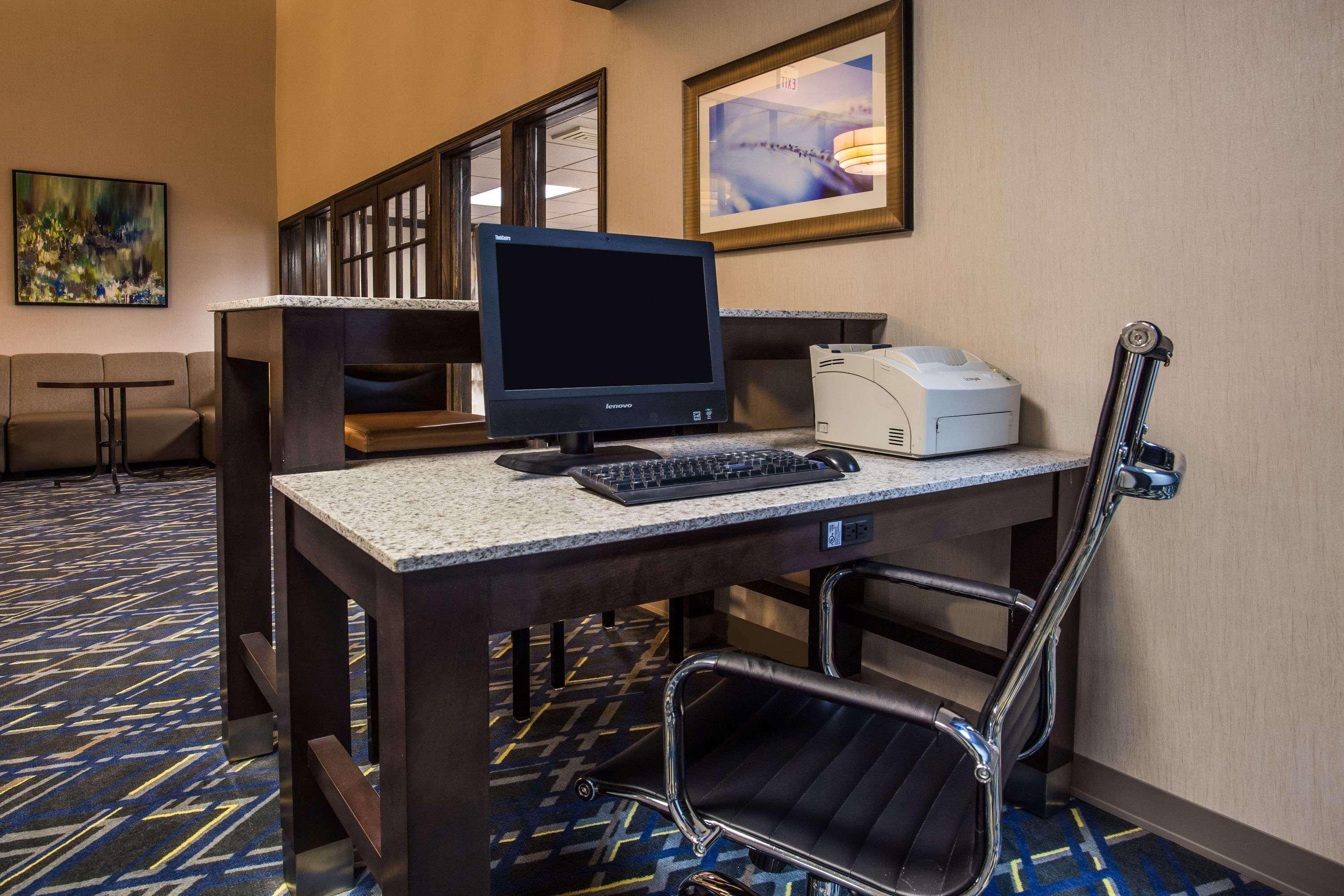 Baymont By Wyndham Madison West/Middleton Wi West Hotel Bagian luar foto