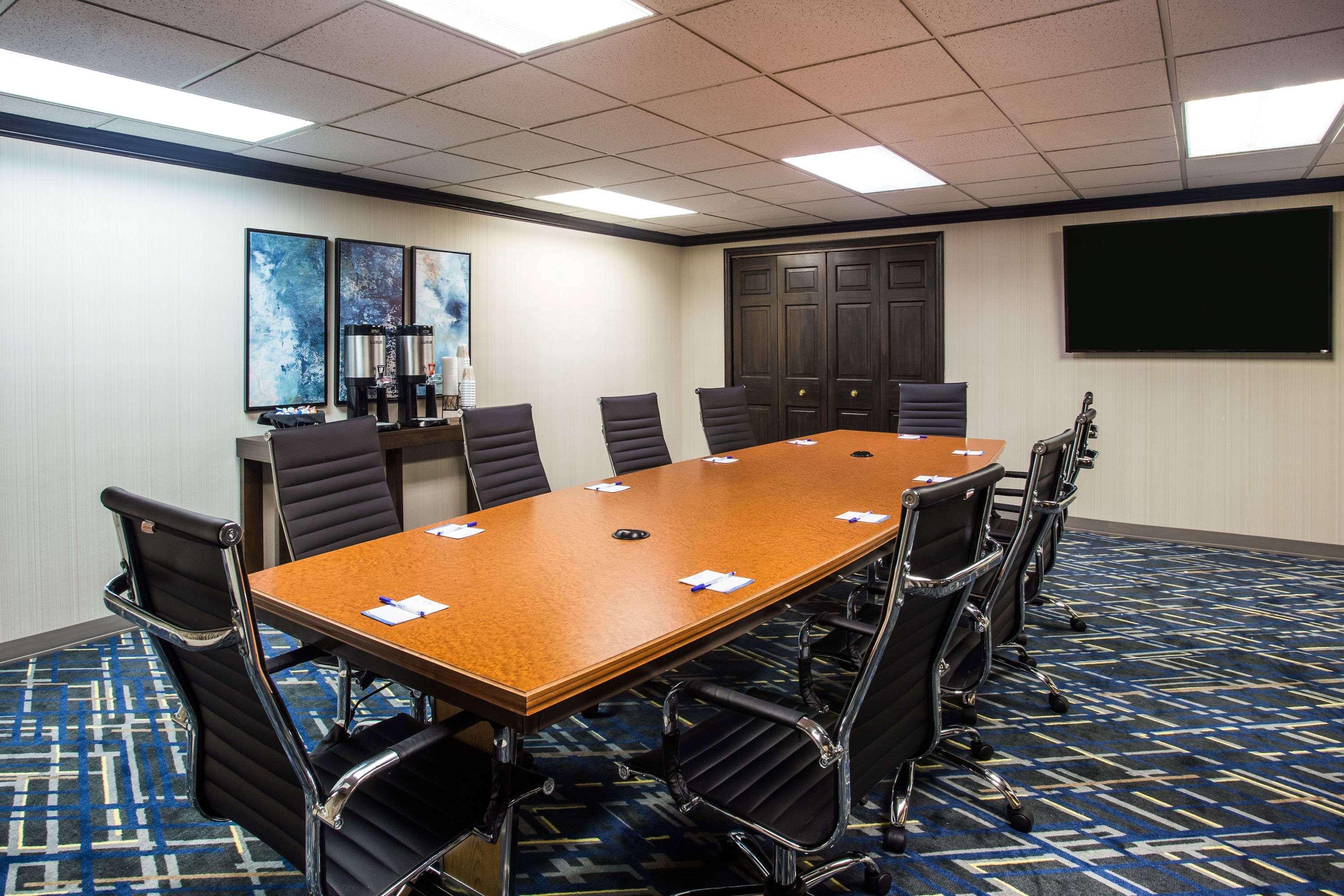 Baymont By Wyndham Madison West/Middleton Wi West Hotel Bagian luar foto