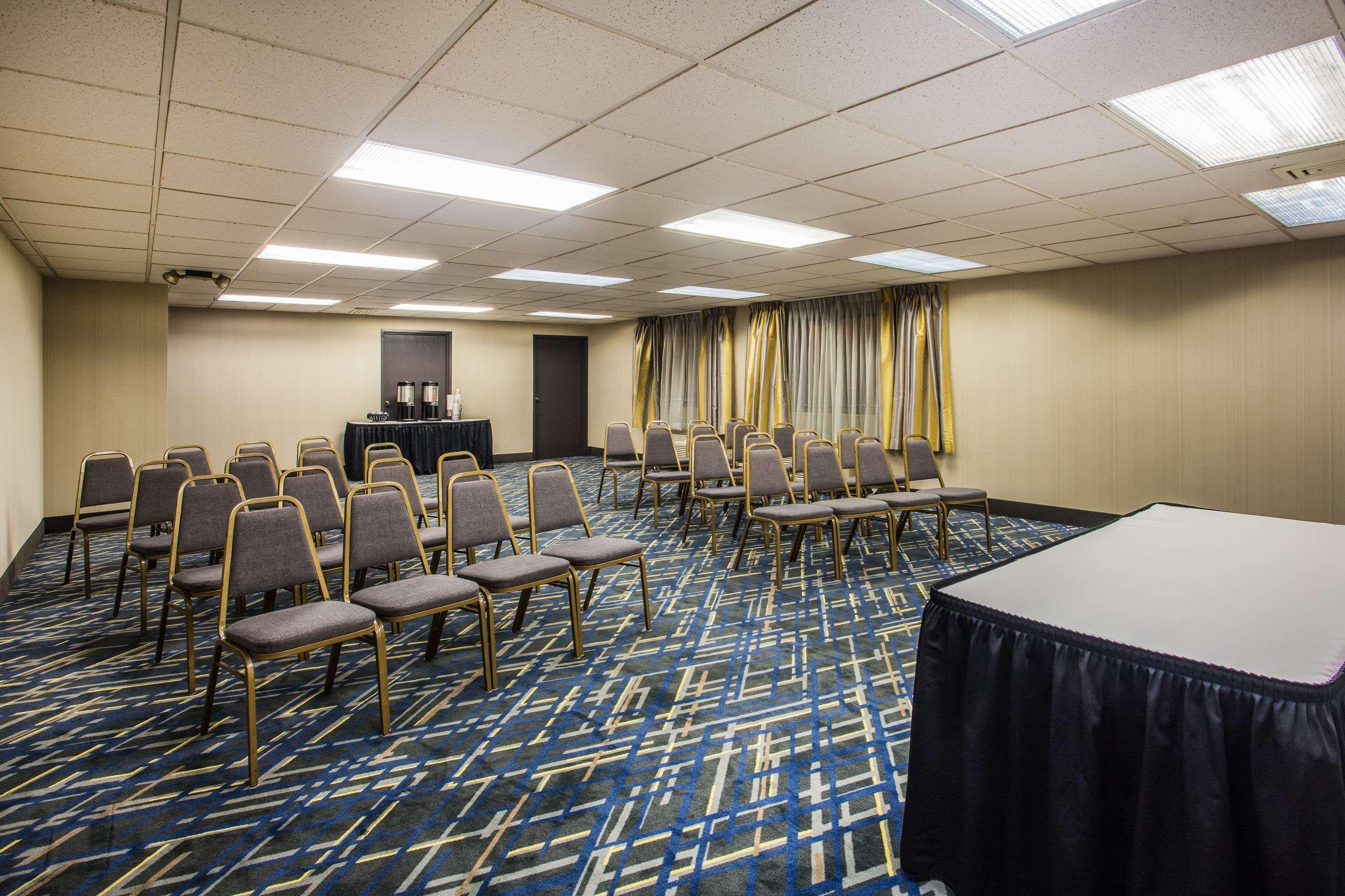 Baymont By Wyndham Madison West/Middleton Wi West Hotel Bagian luar foto
