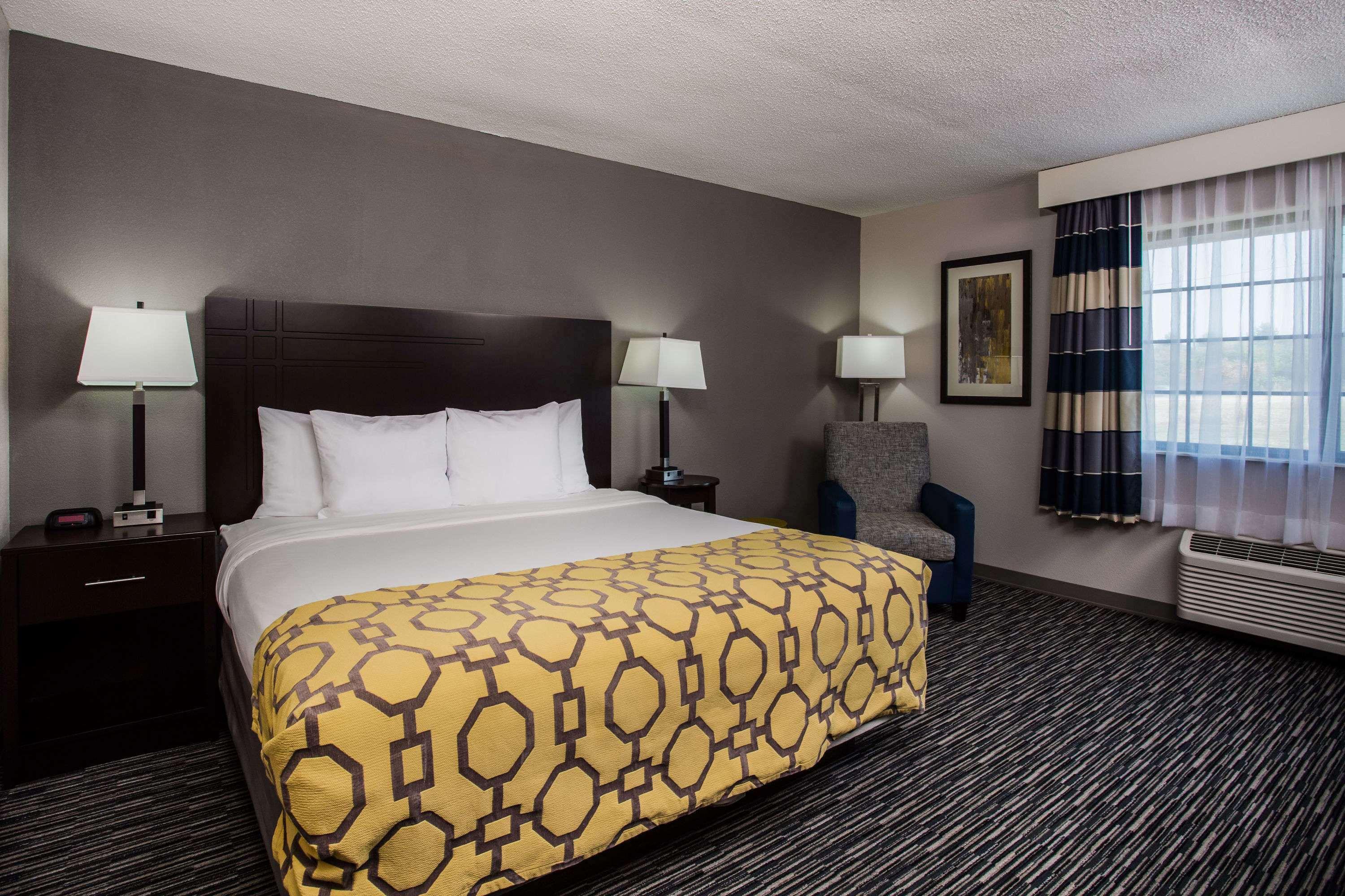 Baymont By Wyndham Madison West/Middleton Wi West Hotel Bagian luar foto